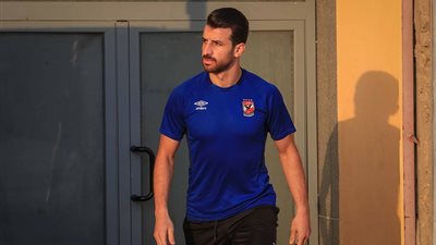 الجهاز الطبي يكتفي بجلسات علاج طبيعي لـ”متولي”.. وفحص طبي لثنائي الأهلي