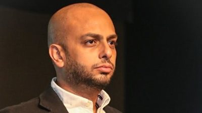 أحمد مراد: “الصحافة تحولت لأداة تعتيم وإثارة رخيصة.. ونجيب محفوظ في طليعة أساتذتي” (صور)