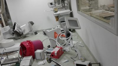 الحادثة الثالثة اليوم.. أهالي مريض بالمنوفية يصيبون طبيبًا بجروح قطعية في الوجه