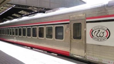 إصابة شاب بكسور وجروح أثناء استقلاله قطارًا بكفر الشيخ