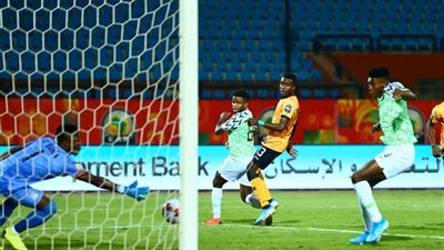 نيجيريا تضرب زامبيا بثلاثية وتنعش آمالها في الصعود لنصف نهائي أمم إفريقيا (فيديو)