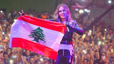 بعد محمد رمضان.. نيكول سابا تُشارك مُتابعيها بفيديو من كابينة طائرة لبنانية