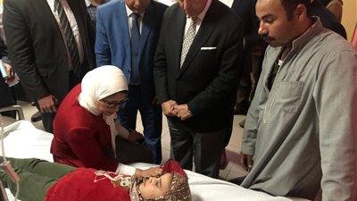وزيرة الصحة: خروج معظم حالات “اشتباه التسمم الغذائي” ببني سويف من المستشفى (صور)
