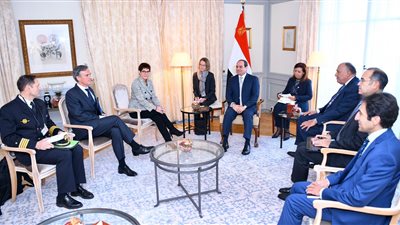 وزيرة الدفاع الألمانية: جهود مصر بمكافحة الإرهاب عززت من دورها التاريخي كركيزة للأمن بالمنطقة