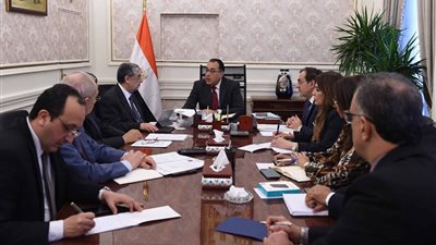 قرابة الـ20 وزيرًا سيرحلون.. “الباز” يكشف ملامح التعديل الوزاري: قبل نهاية الشهر