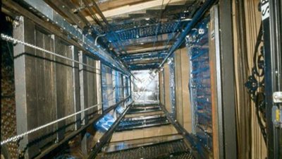 العناية الإلهية تنقذ 4 أشخاص من الموت داخل “أسانسير” بالغربية