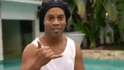 تركي آل الشيخ يُعلن مشاركة رونالدينيو في بطولة Teq ball بالمملكة (فيديو)