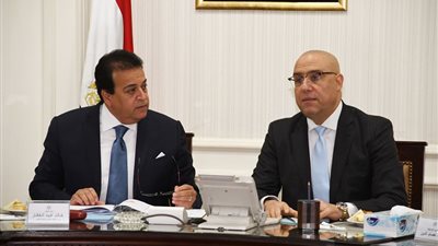 وزيرا الإسكان والتعليم العالي يستعرضان المواقع المقترحة لإنشاء جامعات تكنولوجية بالمدن الجديدة