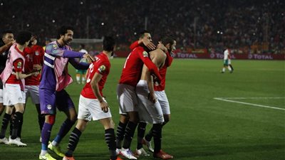 ممر شرفي من لاعبي المنتخب الأوليمبي لكوت ديفوار