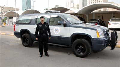 مصريان يتعرضان للنصب في الكويت من مجهولين انتحلوا صفة ضباط شرطة