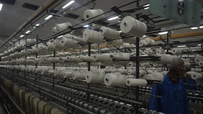 “الغزل والنسيج” تكشف حقيقة الاستغناء عن 47 ألف عامل ضمن خطة التطوير