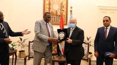محافظ القاهرة يستقبل حاكم العاصمة التشادية لبحث التنمية وتبادل الخبرات