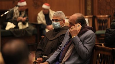 أشرف زكي وبطرس دانيال ومنير مكرم أول الحضور في عزاء الفنان أحمد حلاوة | صور