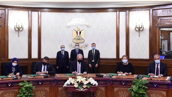 جانب من توقيع مذكرة