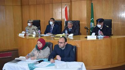 محافظ المنيا يناقش استعدادات مديرية التموين والزراعة لتوريد محصول القمح 