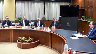 وزير البترول يبحث فرص الاستثمار مع أكبر شركة تعدين بجنوب إفريقيا 