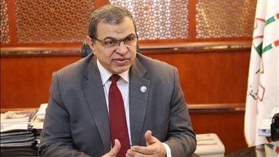 القوى العاملة: صرف 5 ملايين جنيه منحة عيد العمال والفطر لـ 4892 عاملًا غير منتظم بالمنيا