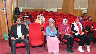 نقاش مفتوح حول فيلم بين بحرين بجامعة الفيوم: يسلط الضوء على حقوق المرأة