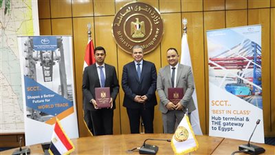 وزير القوى العاملة يشهد توقيع اتفاقية عمل جماعية للعاملين بـ