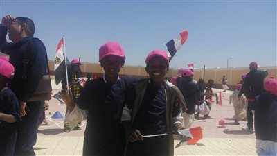 من أقصى جنوب مصر.. أطفال حلايب يستعدون بالأعلام لمباراة المنتخب مع السنغال | صور