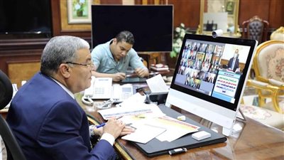 محافظ المنيا يطمئن رئيس الوزراء على توافر السلع التموينية وتكثيف الحملات على الأسواق