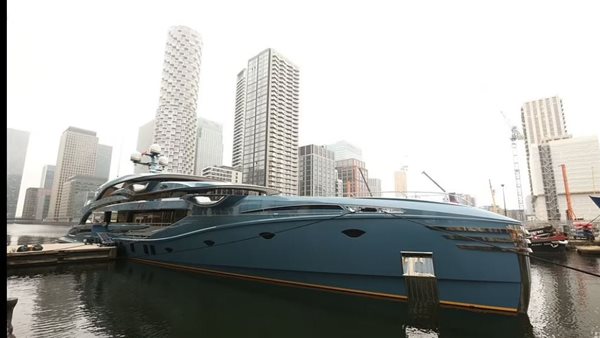 اليخت الروسي في بريطانيا