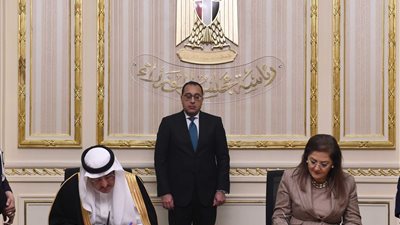رئيس الوزراء يشهد توقيع اتفاقية صندوق الاستثمارات العامة السعودي في مصر