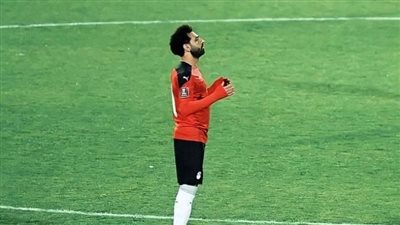 ازاي كان وحش كده؟!.. فنانون ينتقدون محمد صلاح بعد مباراة السنغال | فيديو