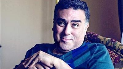 في رجالة كمان بتبوسني.. تامر حبيب يعلق على انتقادات قبلاته للفنانات | فيديو