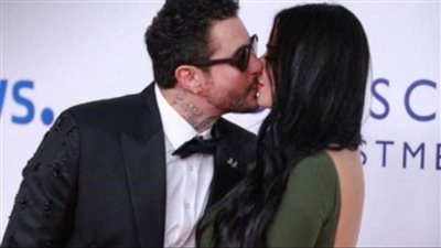 ندى الكامل منفعلة بعد تداول صورها الجريئة مع أحمد الفيشاوي: حياتي فيها إنسان ميسمحش بكده | فيديو