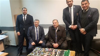 القبض على أمريكي في مطار القاهرة حاول تهريب الماريجوانا عبر خلطها بالحلويات 