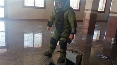 الاشتباه بحقيبة بصالة الوصول.. تجربة طوارئ بمطار مرسي مطروح 