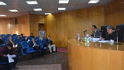 محافظ المنيا يتابع معدلات تنفيذ مشروعات مبادرة حياة كريمة