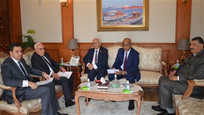 محافظ بورسعيد يلتقي نائب وزير التربية والتعليم لبحث عدد من الملفات