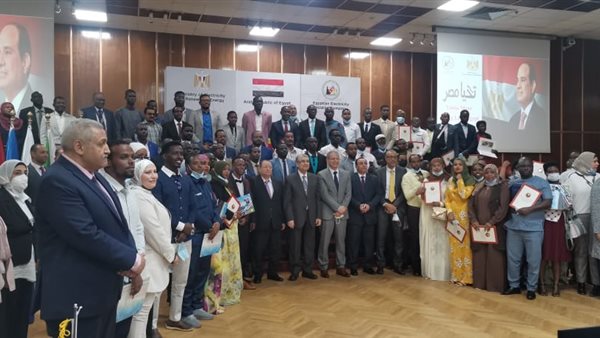 وزير الكهرباء خلال