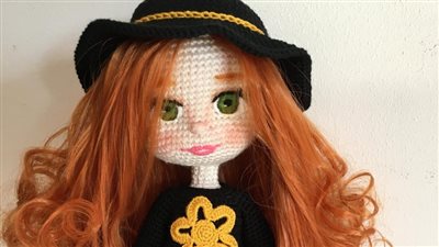 سيدة تُبدع في حياكة عرائس تحمل ملامح أصحابها: أنفذ غرف نوم للأطفال من الخيوط | صور