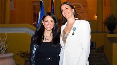 وزيرة التعاون الدولي تشهد تكريم السوبرانو المصرية فرح الديباني بـ وسام الآداب والفنون من فرنسا