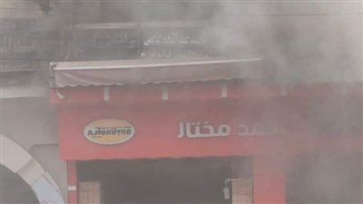 إخماد حريق في محل تجاري بالمحلة.. والمعاينة: ماس كهربائي وراء الحريق | صور 