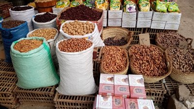 رغم ارتفاع أسعار ياميش رمضان.. الاستقرار يسيطر على سوق البلح 