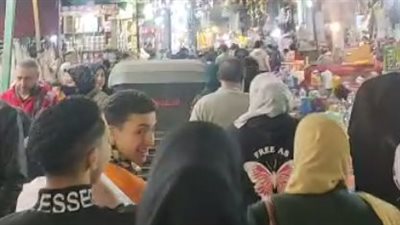 الزبدة بـ 150 والزيتون المخلل بـ 23 جنيه.. زحام من المواطنين لشراء مستلزمات رمضان بطنطا | بث مباشر