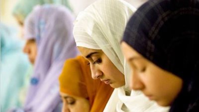 كيفية أداء صلاة التراويح للنساء في البيت 