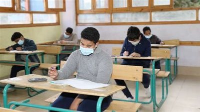 ننشر جداول عرض البرامج التعليمية لطلاب المرحلة الإعدادية عبر مدرستنا حتى 8 مايو