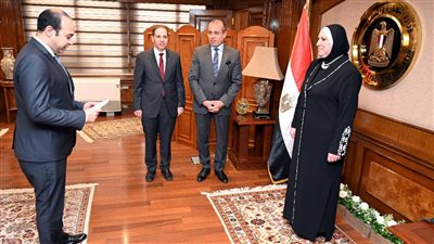 وزيرة الصناعة تعتمد 9 ملحقين تجاريين بالتمثيل التجاري