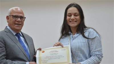 محافظ بورسعيد يُكرم شباب مبادرة ابدا حلمك │ صور