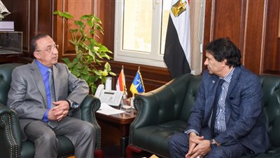 محافظ الإسكندرية يبحث مع قنصل ليبيا سُبل التعاون الثنائي.. والساعدي: مصر رائدة بالمنطقة