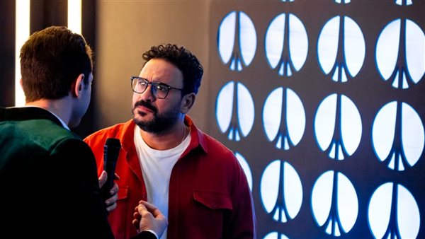 أكرم حسني في مكتوب