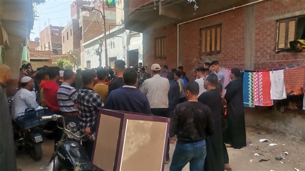 الأهالي تشيع الجثامين