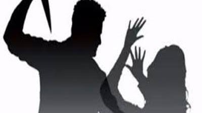 زوج ينهي حياة زوجته طعنًا في الشارع ببني سويف