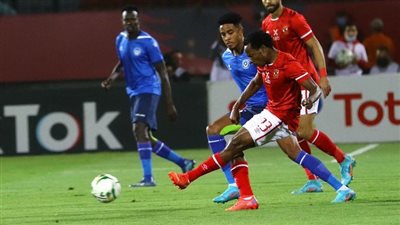 بأجواء مشابهة لمباراة غدٍ.. الأهلي يقهر الهلال السوداني ويتوج بدوري أبطال إفريقيا