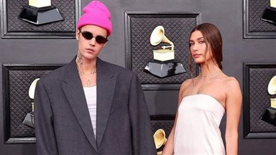 إطلالة غريبة لـ جاستن بيبر في حفل توزيع جوائز جرامي 2022 | صور 